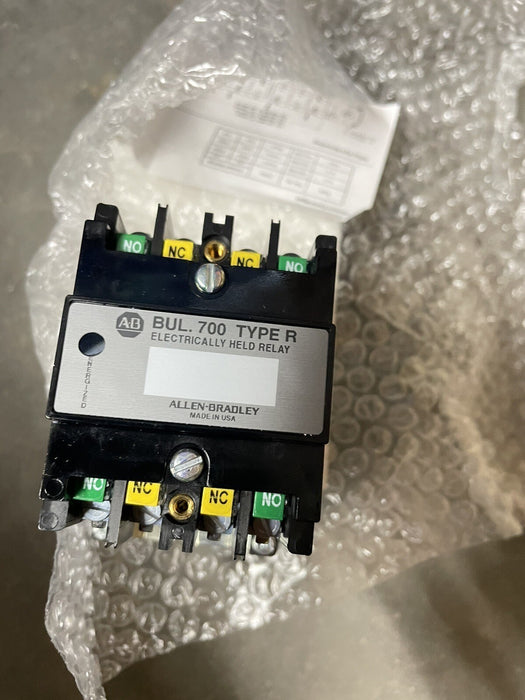 NEW ALLEN-BRADLEY BULLETIN 700 700-R220A1 TYPE R 120 VAC RELAY 2 N.C 2 N.O