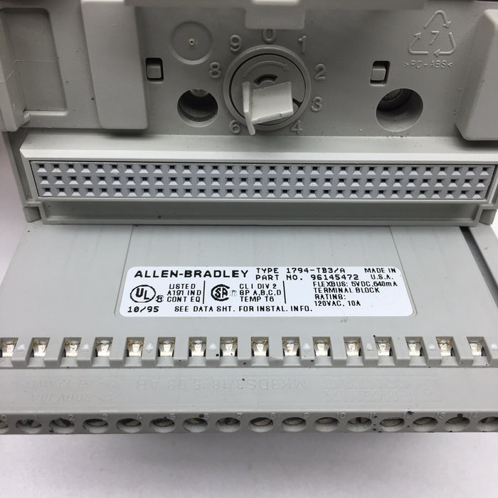 ALLEN BRADLEY 1794-OB16 FLEX I/O 24VDC SOURCE OUTPUT MODULE W/ 1794-TB2 BASE
