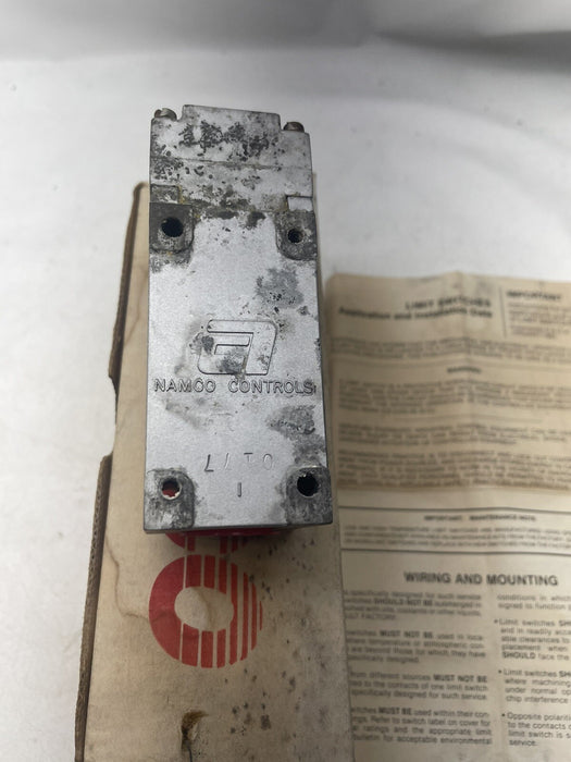 EA510-13710 NEW NAMCO LIMIT SWITCH FRONT ROLLER PLUNGER TYPE PUSHROD ACTUATOR