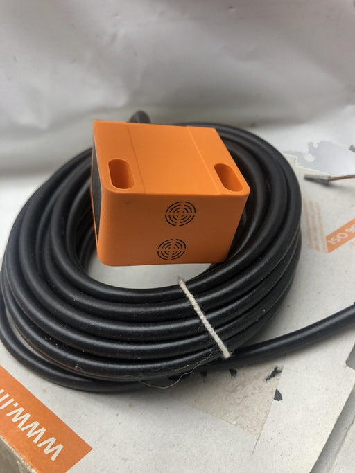 NEW IFM EFECTOR100 IN0126 / IND2004DABOA INDUCTIVE PROXIMITY SENSOR NIB