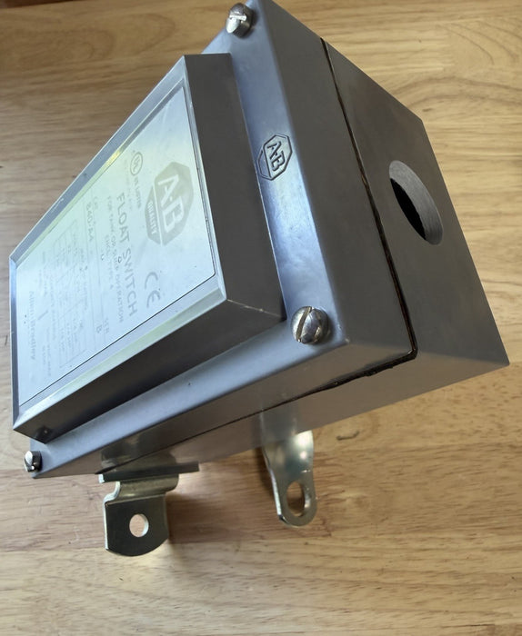 840-A4  ALLEN BRADLEY FLOAT SWITCH