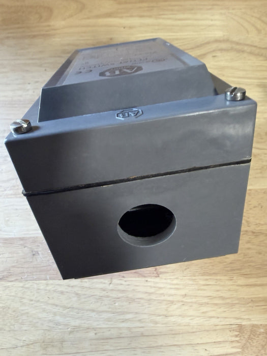 840-A4  ALLEN BRADLEY FLOAT SWITCH