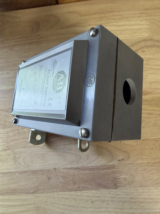 840-A4  ALLEN BRADLEY FLOAT SWITCH