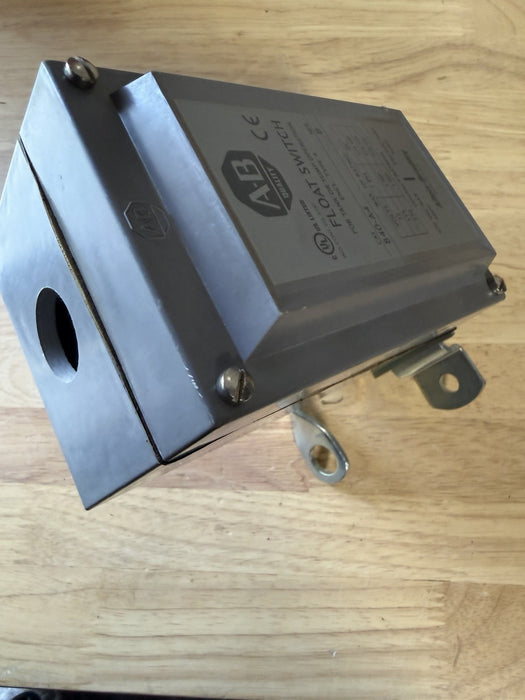 840-A4  ALLEN BRADLEY FLOAT SWITCH
