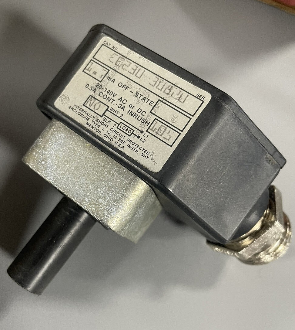 NEW EE230-30820 CYLINDERCATOR NORM OPEN 20-140 VAC/DC 3 PIN  REPLACS EE220-30820